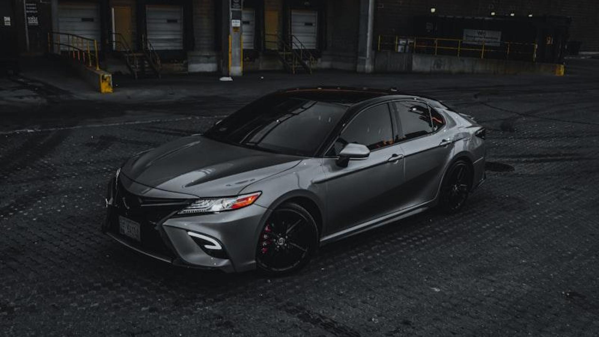 Toyota Camry XLE Hybrid